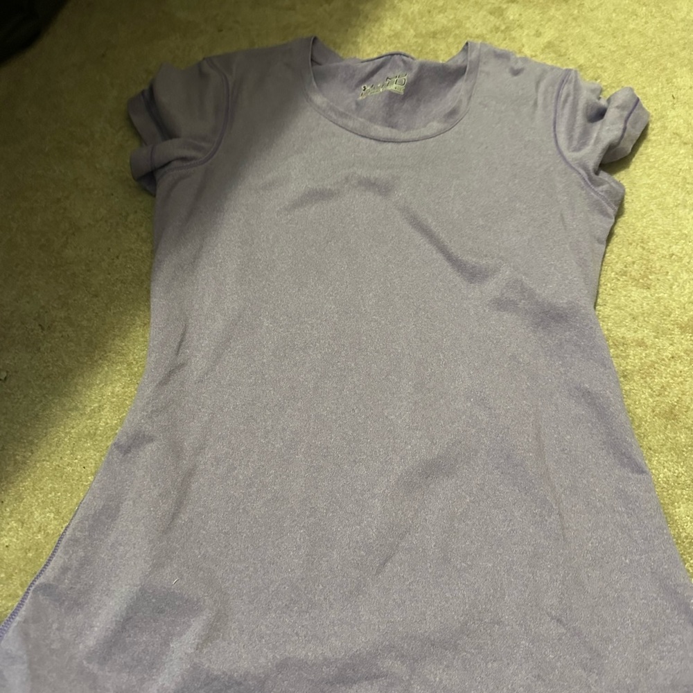 under armour womens Medium heat gear shirt